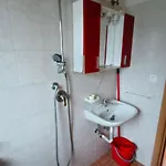 Flat In Near شقة روسولينا ماري